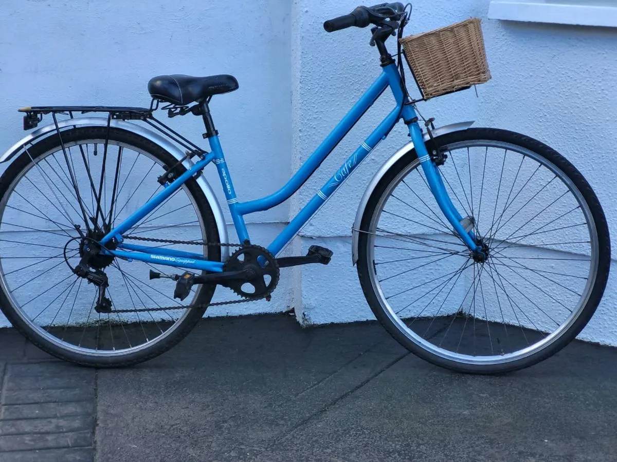 LADIES BIKE N BASKET READY TO USE IMMEDIATELY - Image 1