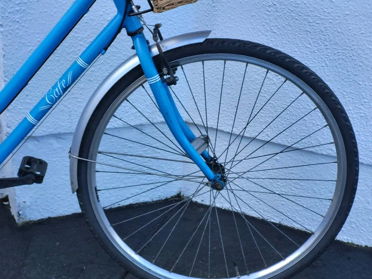 LADIES BIKE N BASKET READY TO USE IMMEDIATELY - Image 4