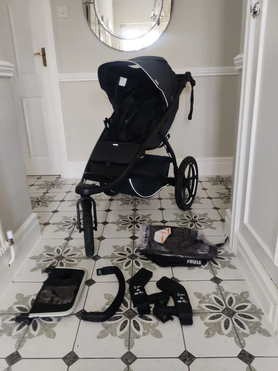 Thule urban glide 3 pushchair & carrycot - Image 1