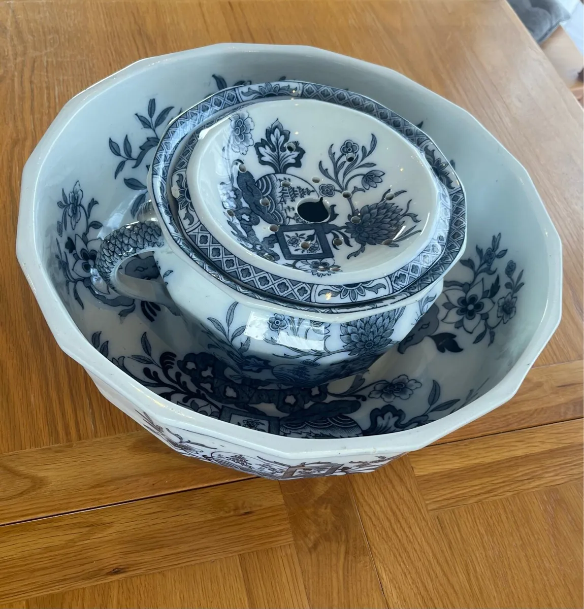 Antique A.Bros Washstand Set - Image 3