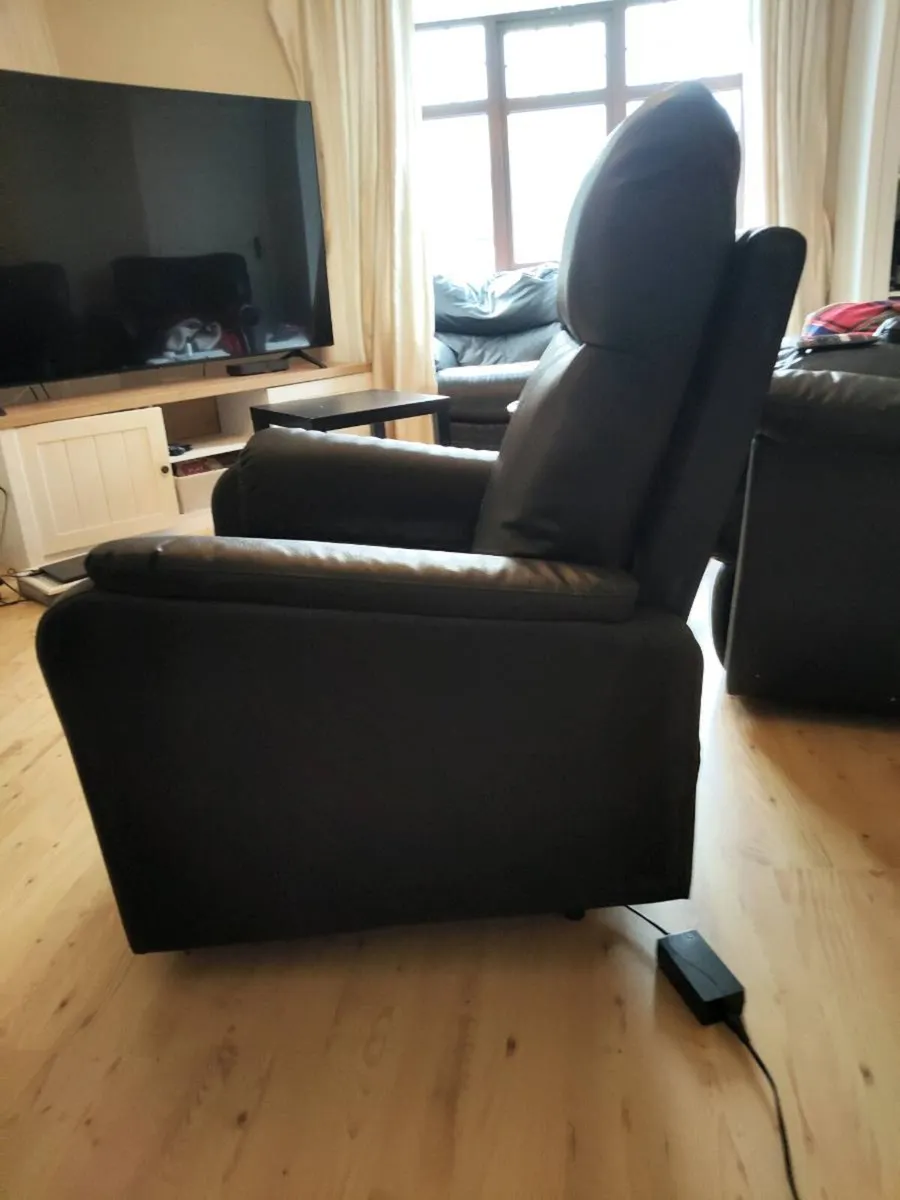 Electric Recliner - Image 3