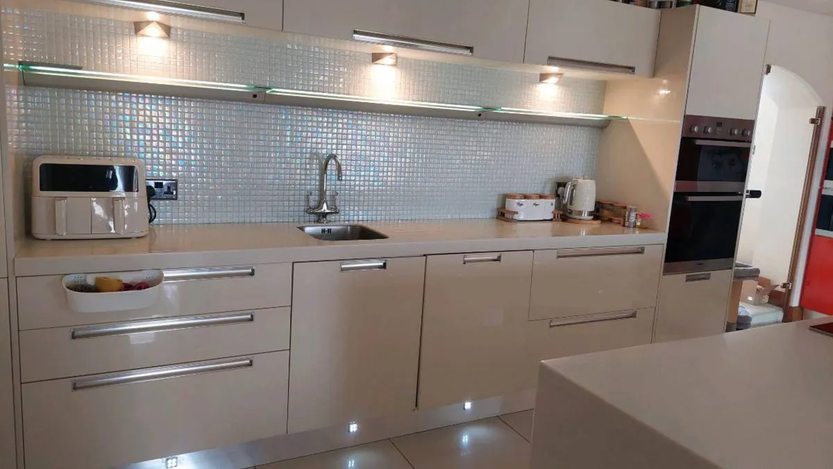 Kitchen furniture - Image 3