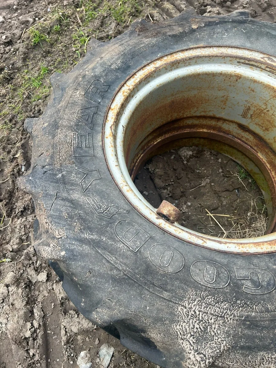 Twin wheels - Image 4