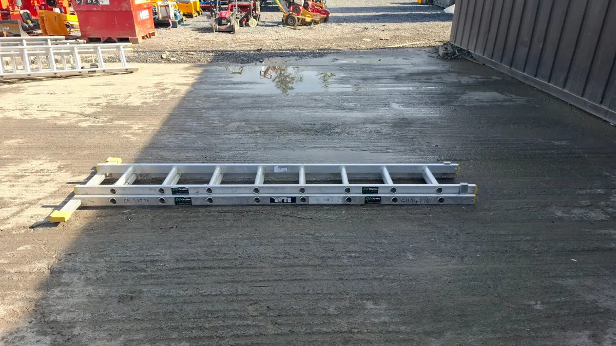 8 Step Double Ladder – Heavy Duty Step Ladder - Image 4