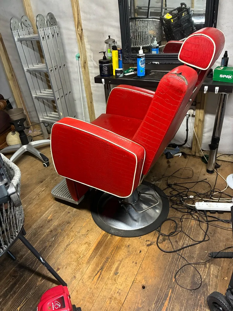 REM vintage recliner chair - Image 2