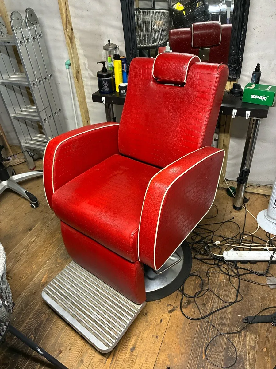 REM vintage recliner chair - Image 3