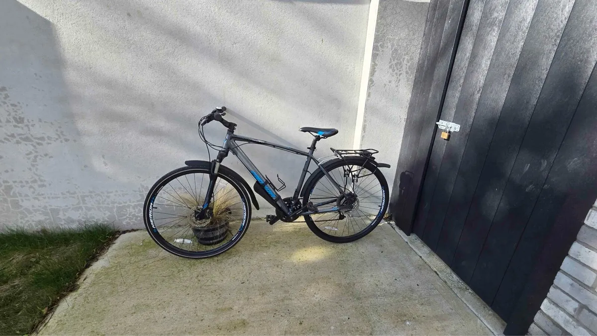 Merida Crossway 100 Size L (LIKE NEW) Hybrid bike - Image 1