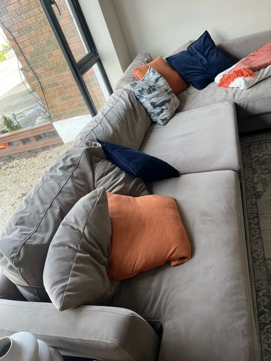 Diamond Furniture Bonnie Chaise - Image 3