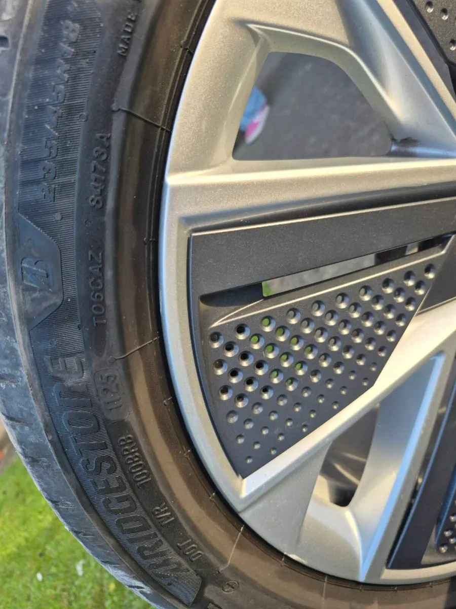 Skoda superb Alloys 18" - Image 3