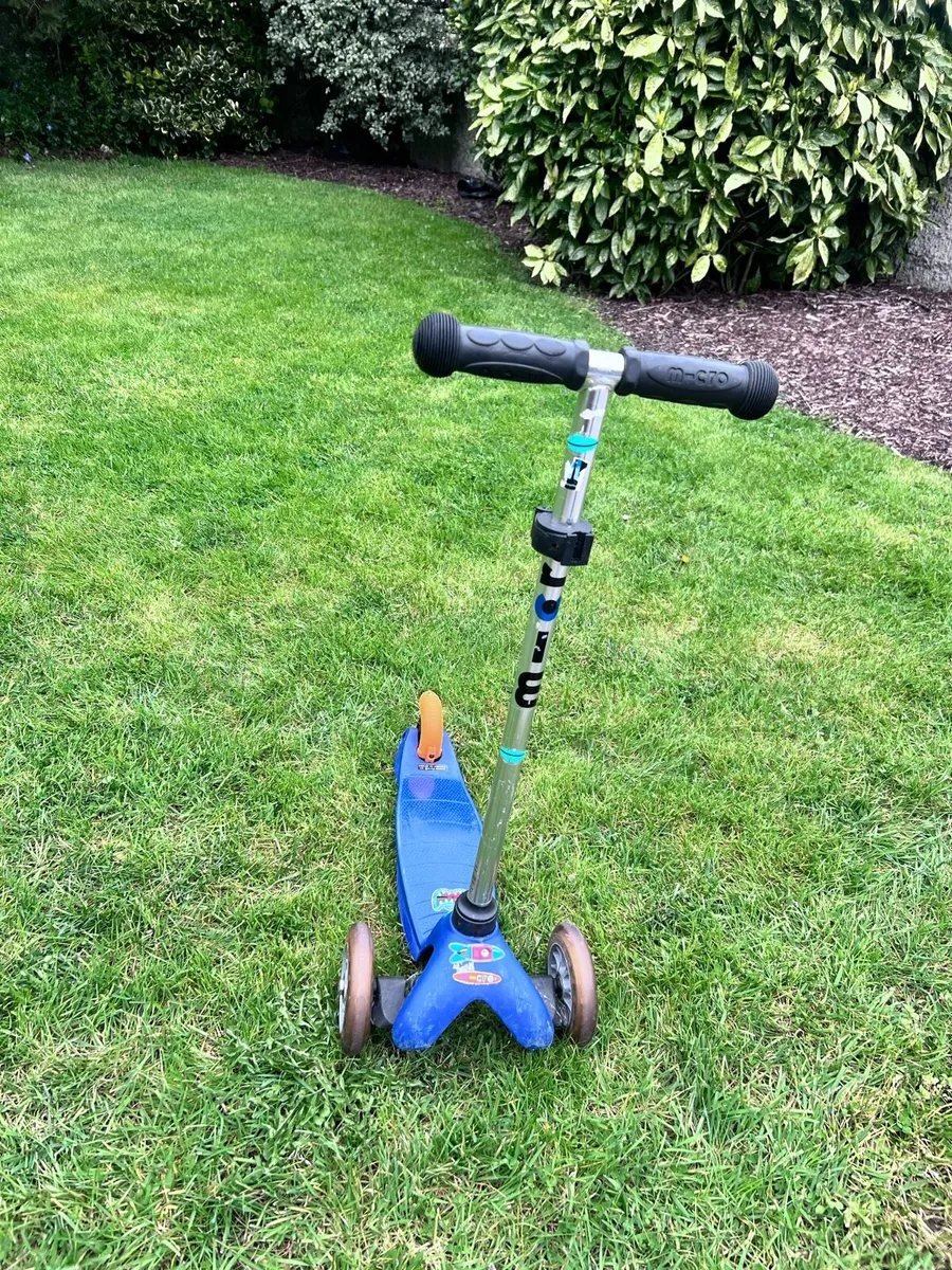 Mini Micro 3 in 1 scooter royal blue