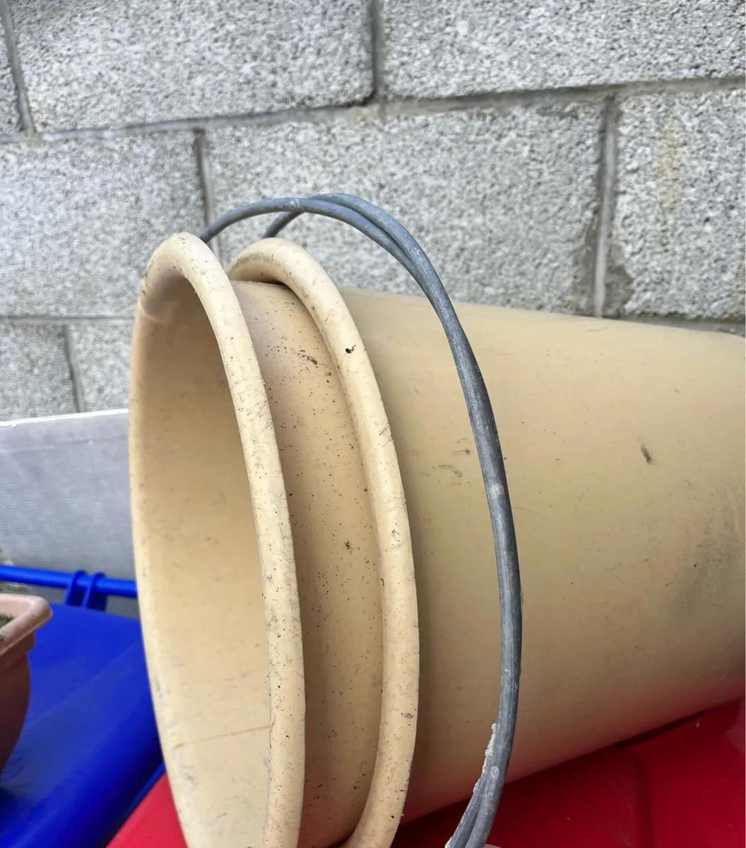 Two big hard plastic buckets - Image 1