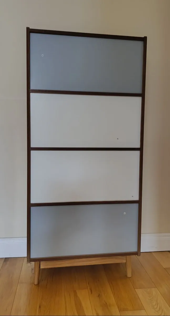 Stylish Shelving Unit - Image 1