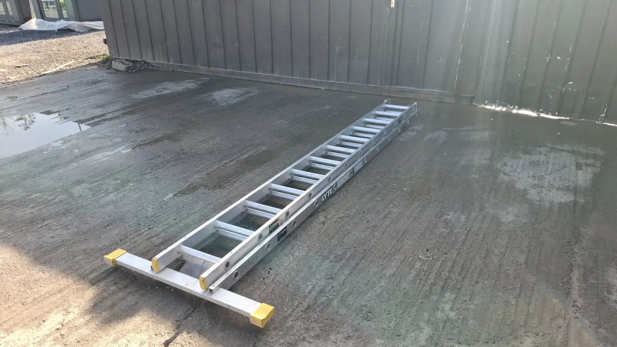 12 Step Double Ladder – Heavy Duty Step Ladder - Image 3