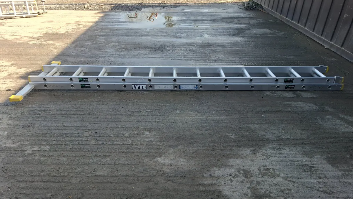 12 Step Double Ladder – Heavy Duty Step Ladder - Image 4