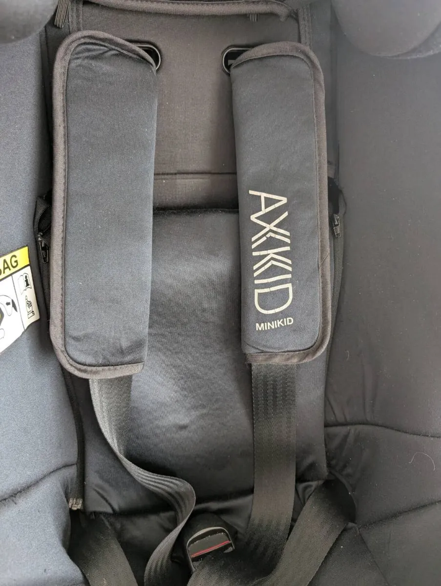 Axkid Minikid Rear-Facing Car Seat - Image 1