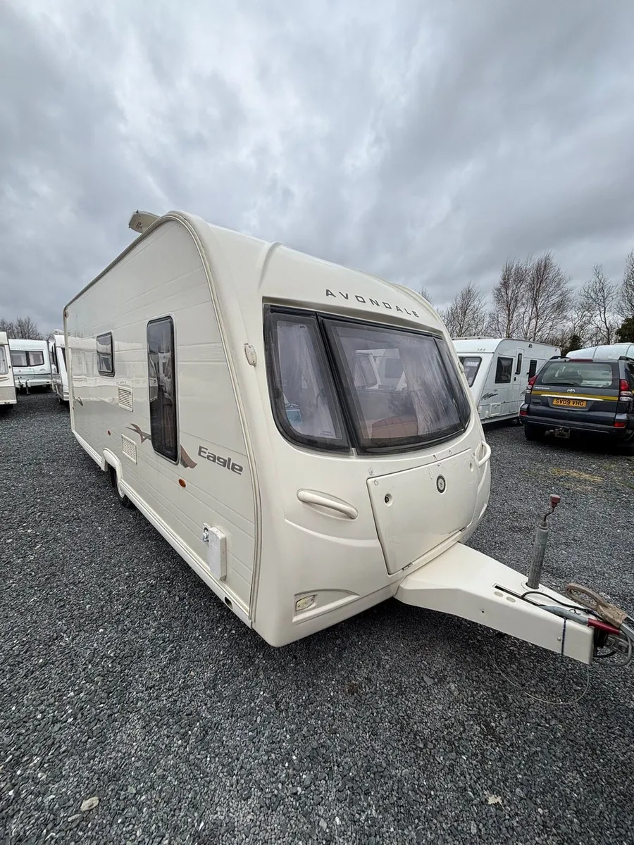 High End Avondale 4 Berth Fixed Bed Caravan - Image 2
