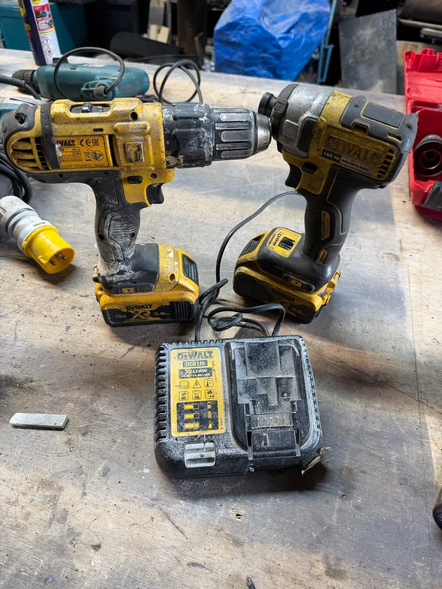 Cordless dewalt combo - Image 1