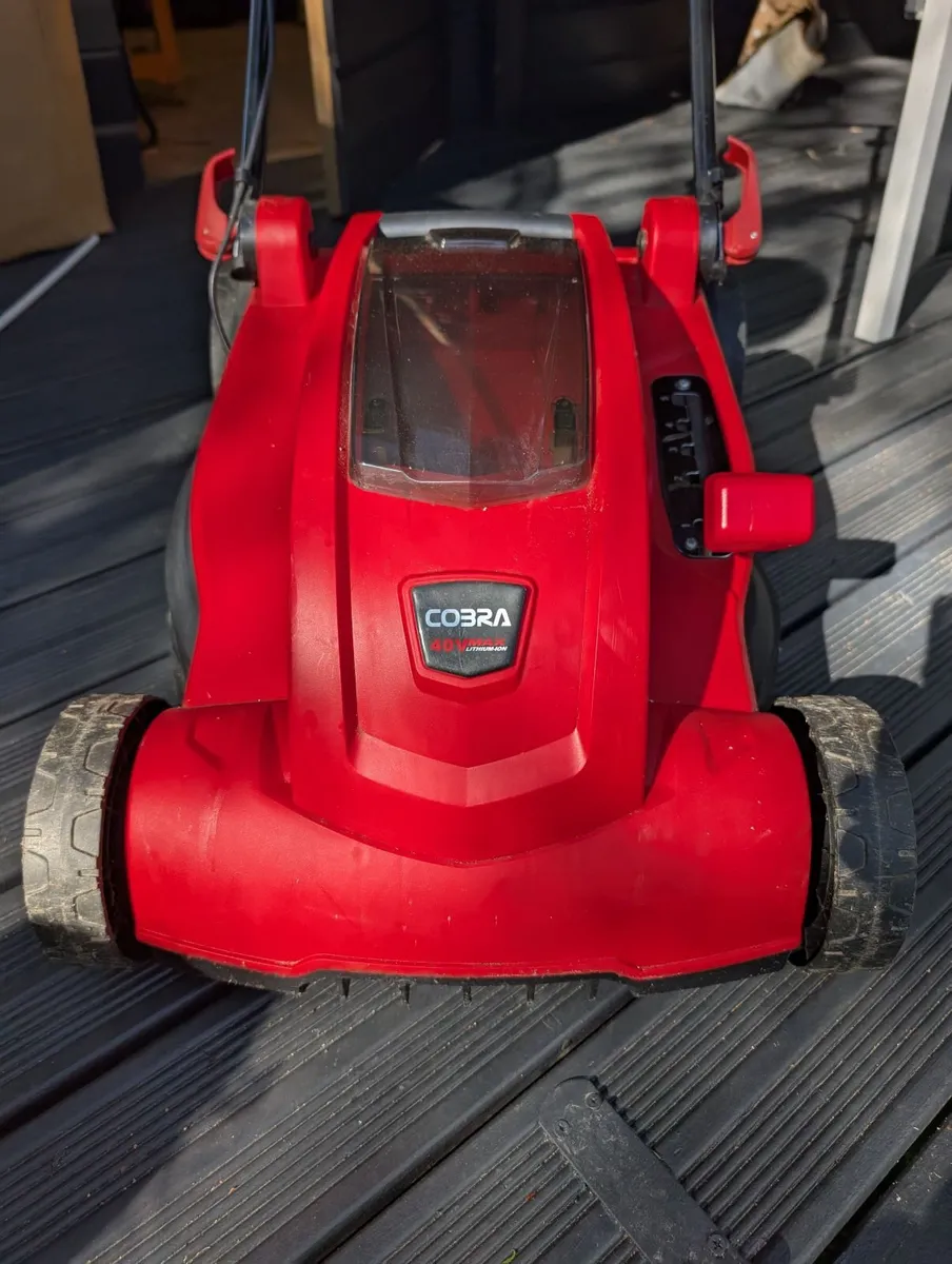 Cobra MX4340V 43cm (17in) Cordless Lawnmower - Image 1