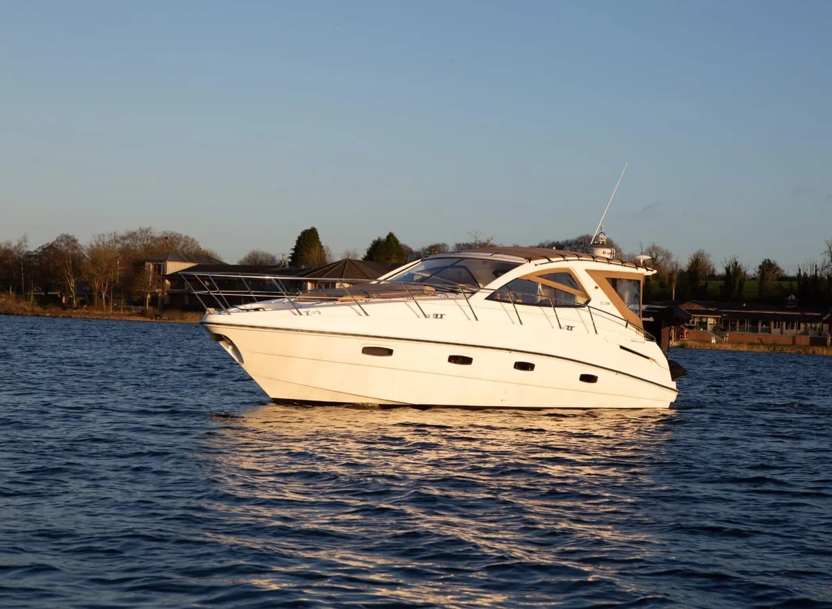 Sealine SC38 (2010) - Image 1
