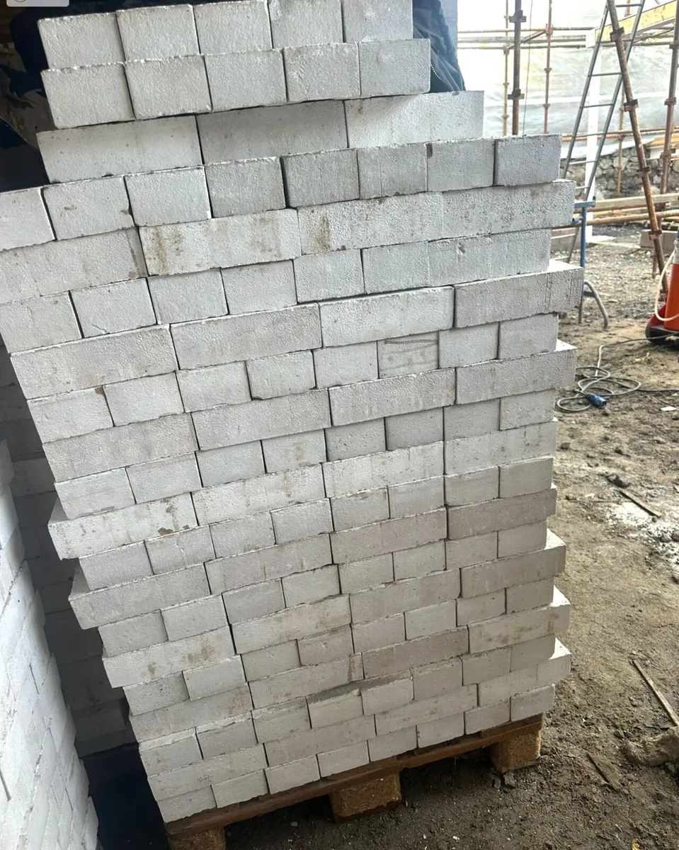 San Francisco Bricks 215mm X 102mm X 65mm