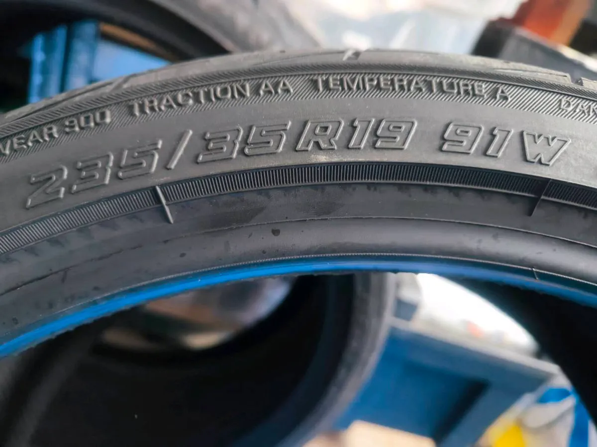 Yokohama tyres R19/ 235/ 35 - Image 3