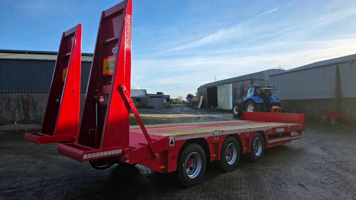 New Redrock tri axle low loader - Image 3