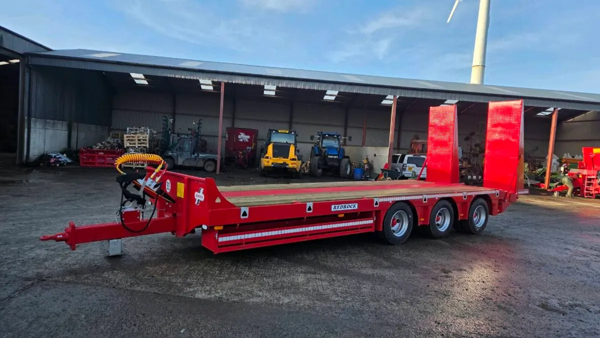 New Redrock tri axle low loader - Image 1