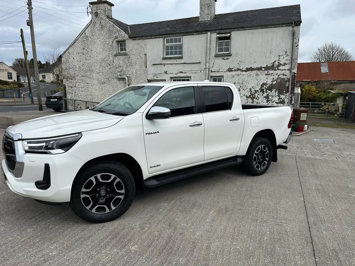 Toyota  hilux crewcab - Image 4