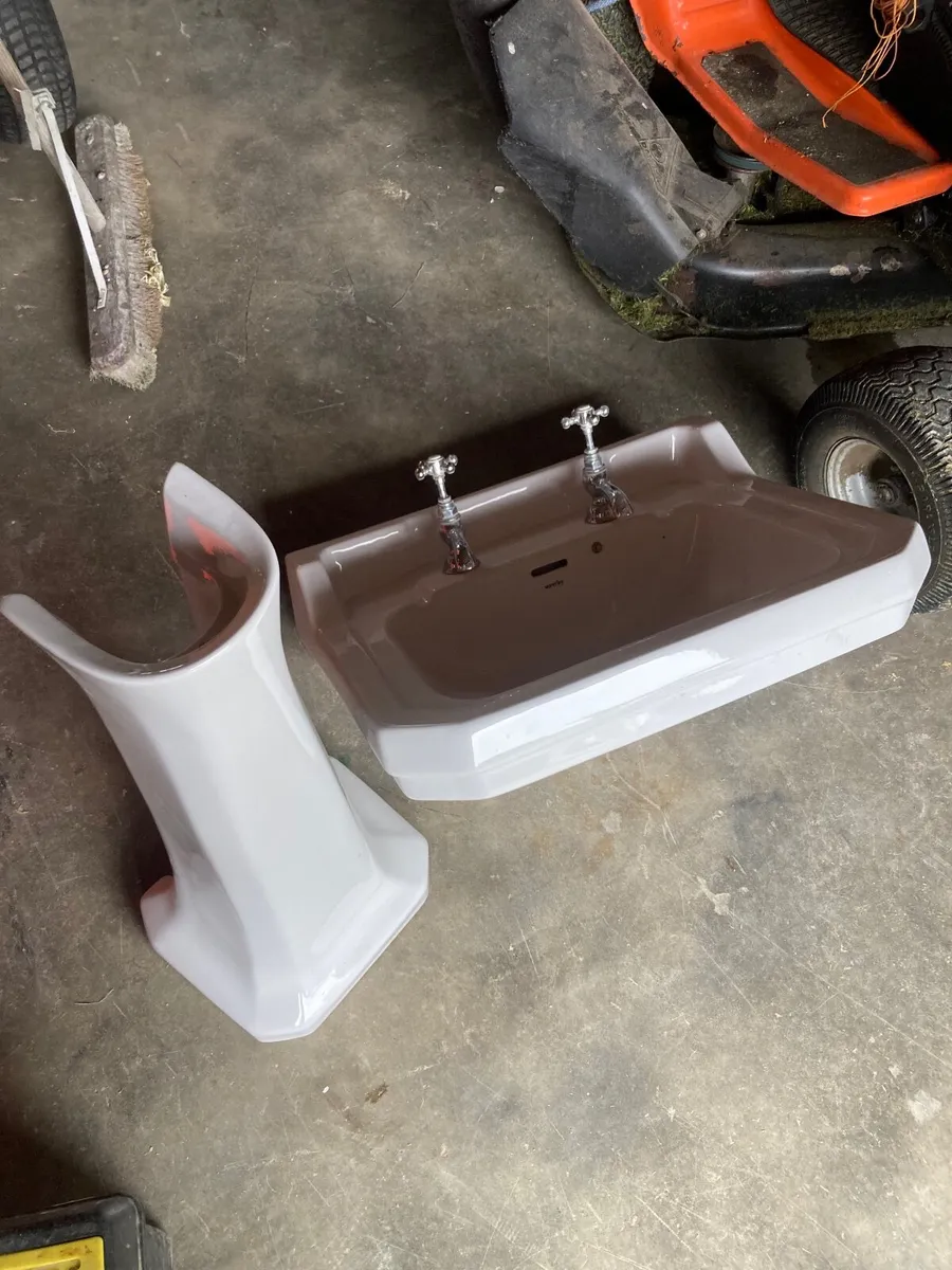 Sink & pedestal - Image 2