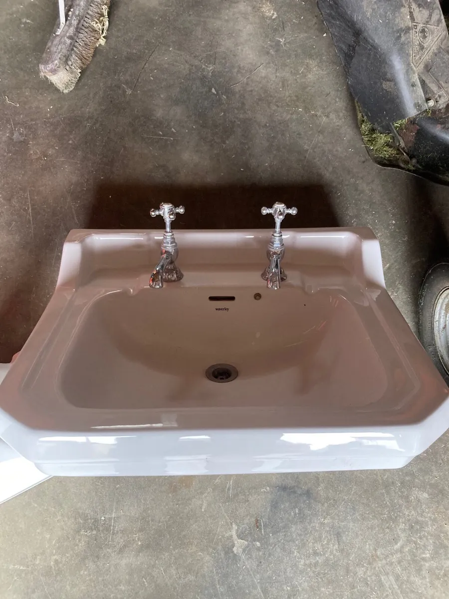 Sink & pedestal - Image 3