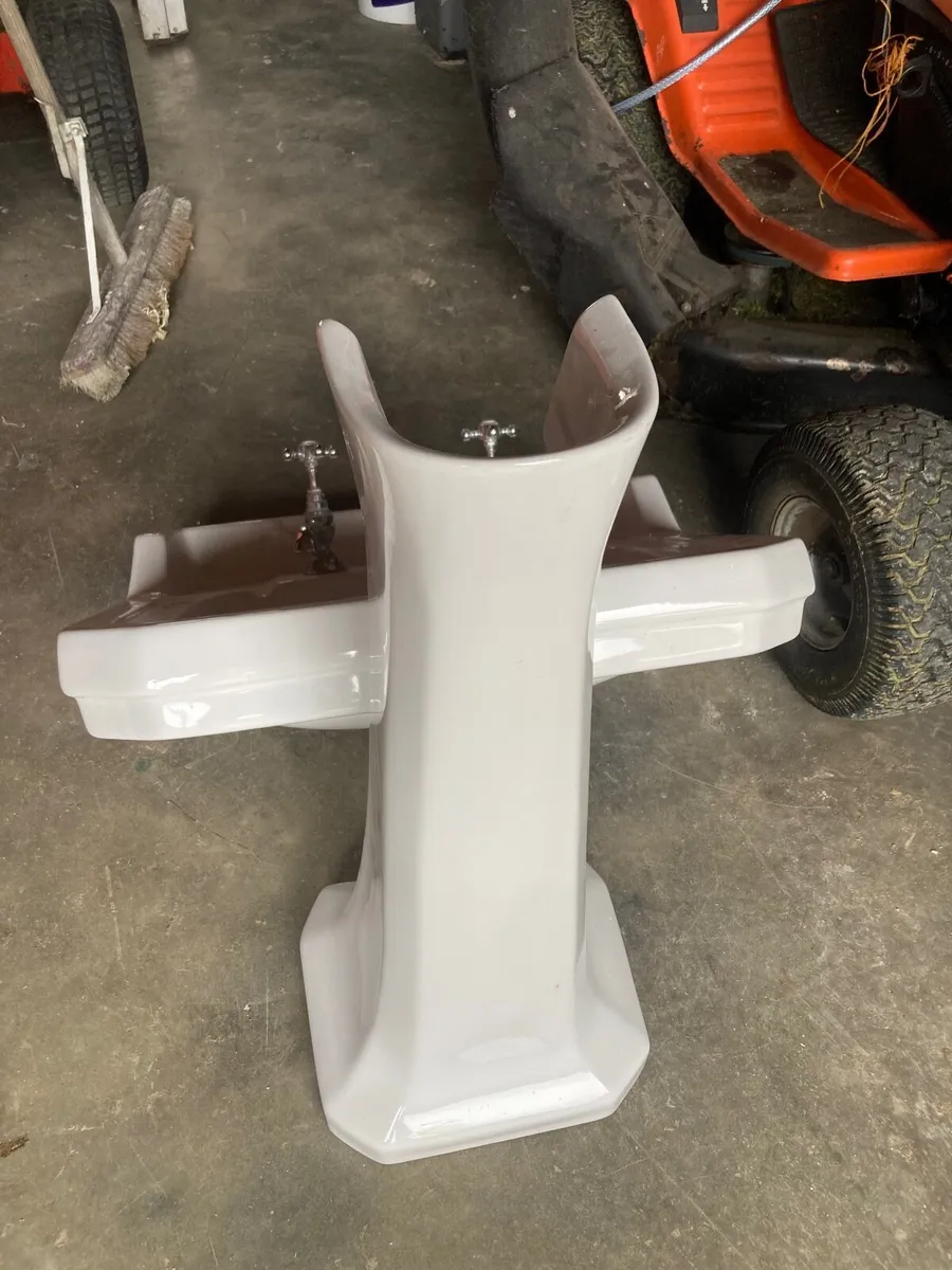 Sink & pedestal - Image 4