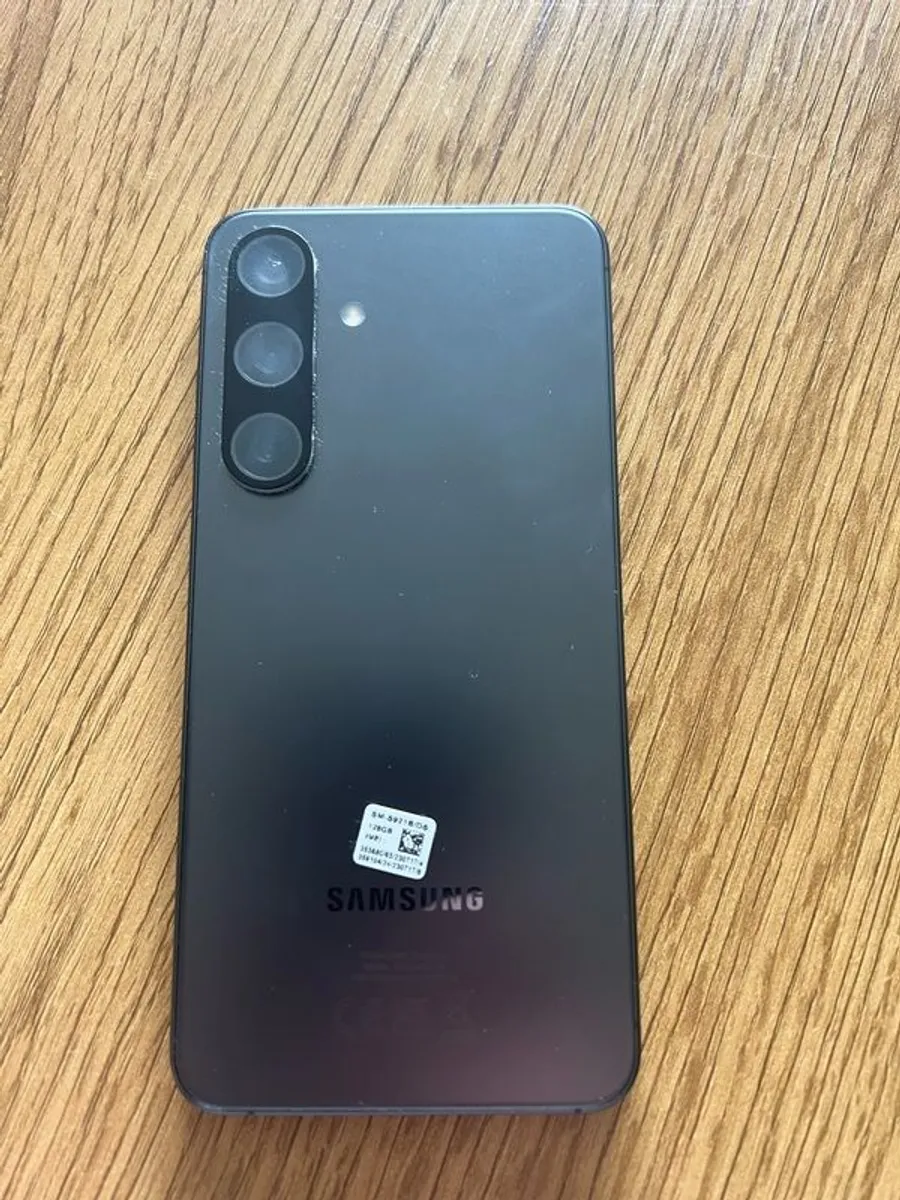 Samsung s24 perfect condition - Image 1