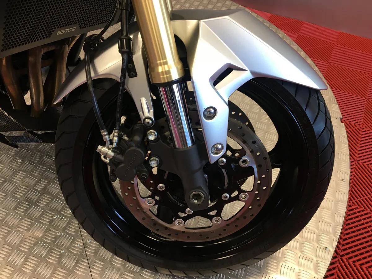 2015 Suzuki GSR 750 ''LIKE NEW'' - Image 3