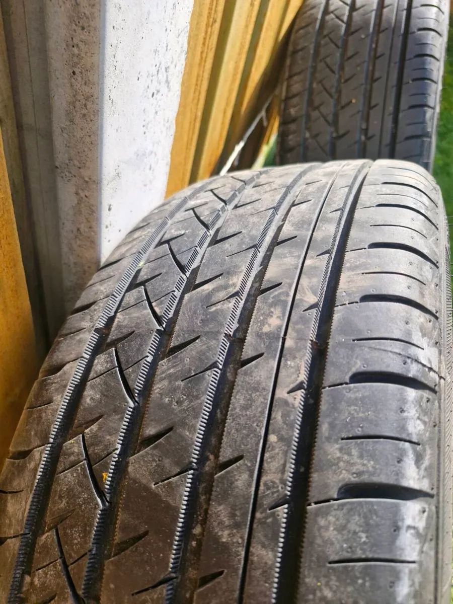 Mazda tyres with free wheels - Image 2