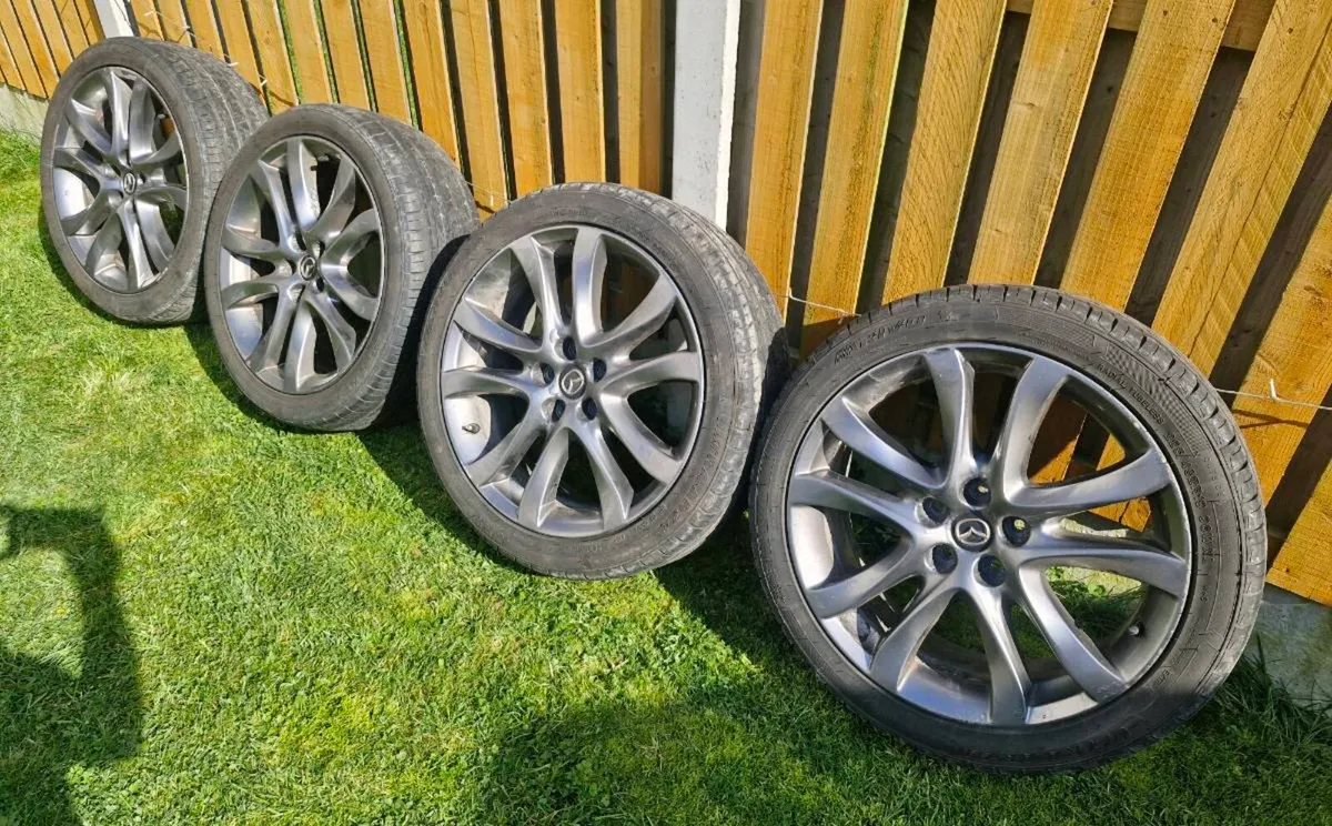 Mazda tyres with free wheels - Image 1