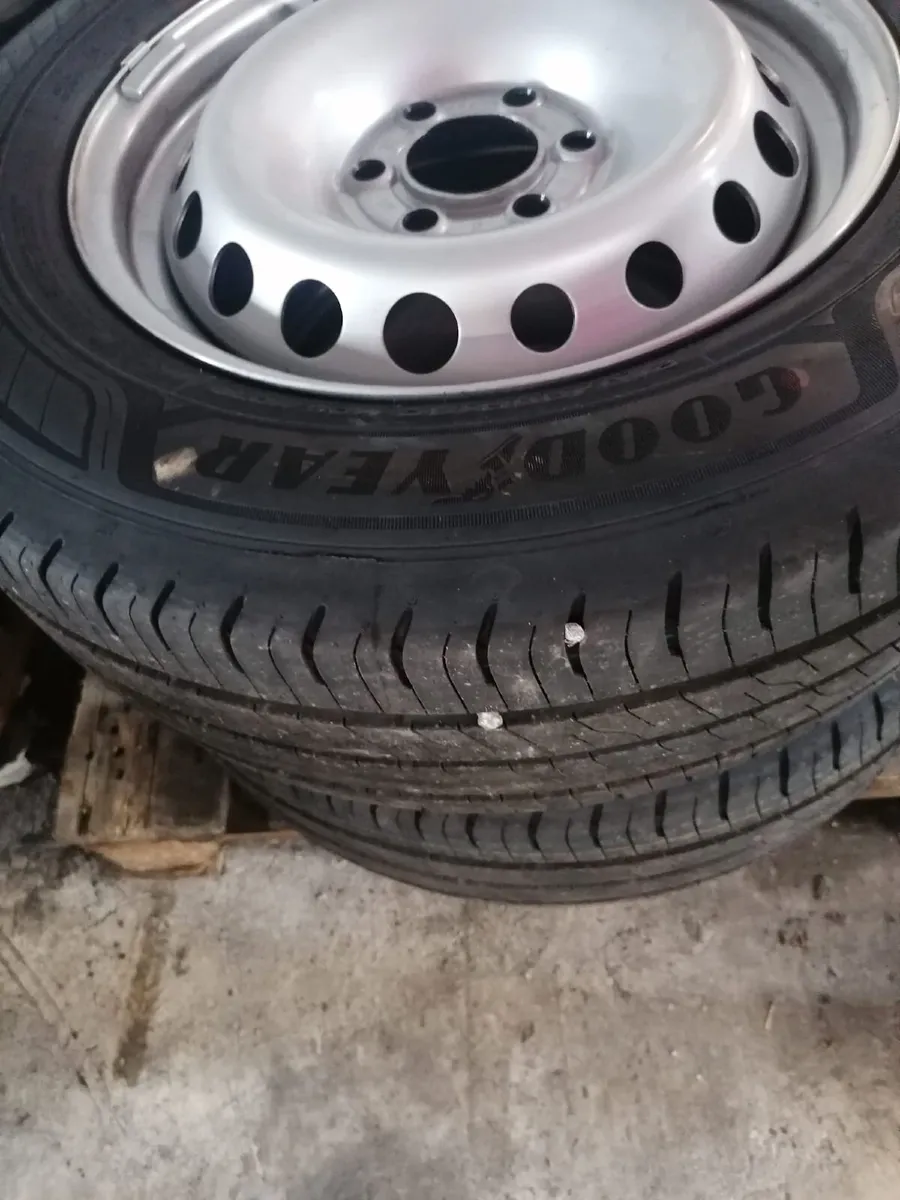 Ford Transit Custom 2026 - Image 2