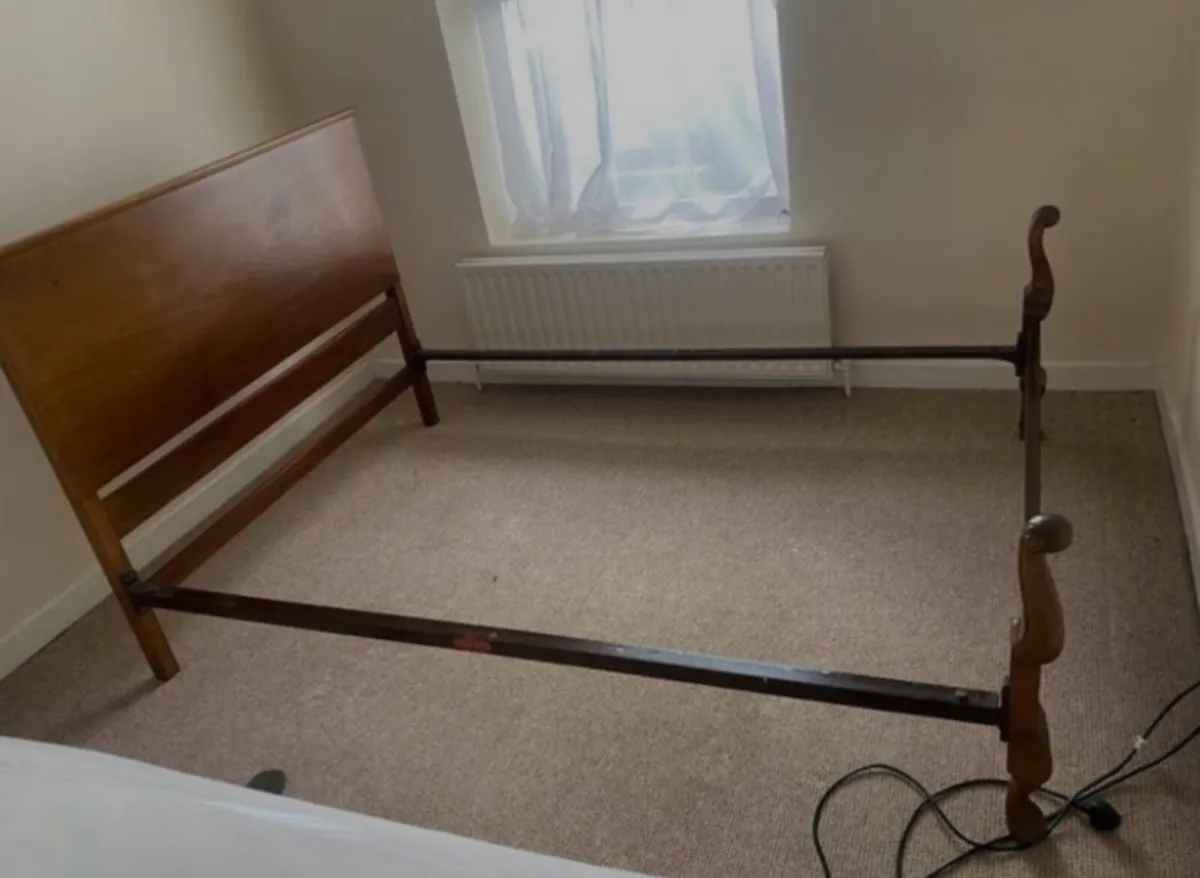 Vintage wooden bed - Image 3