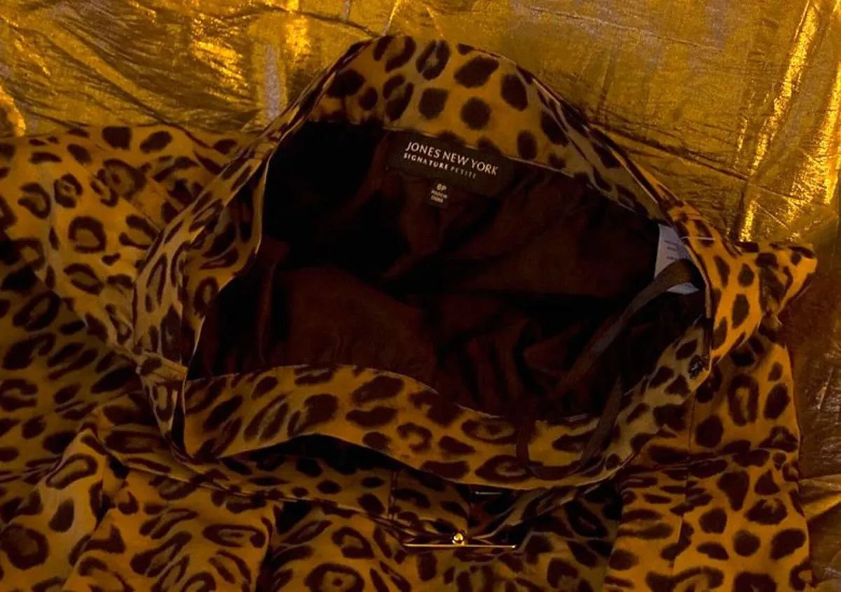 Jones New York Women's Skirt, Leopard Print, 50's - Image 1