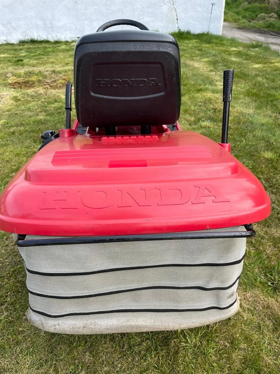 Ride on Tractor Lawnmower - Image 2