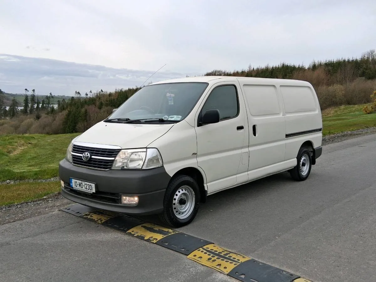 2010 hiace new cvrt mint condition 120bhp - Image 2