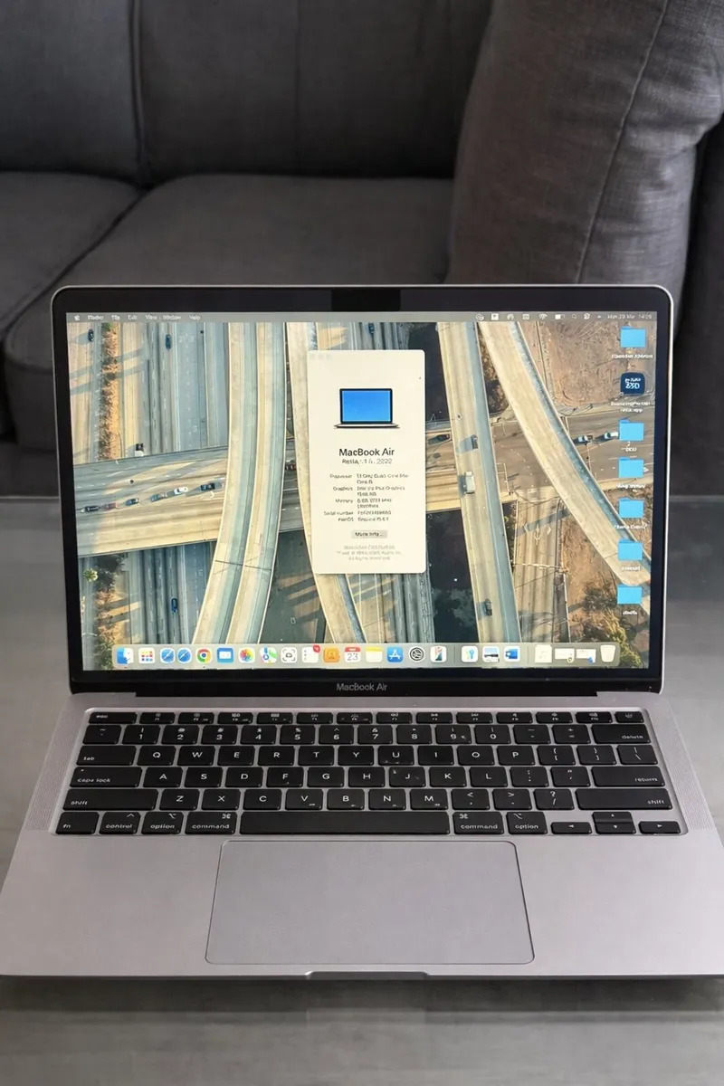 MacBook Air 2020 i5 | 8GB RAM | New Battery | Exce - Image 2
