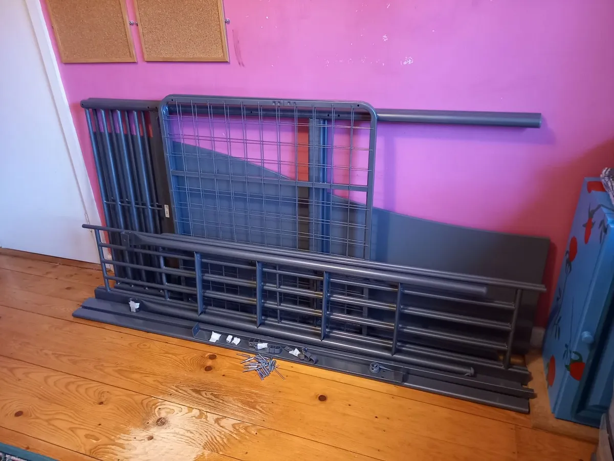 Ikea Svarta loft bed, with desk - Image 3