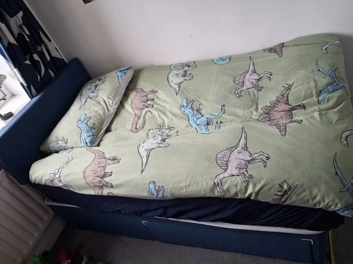 Toddler bed - Image 1