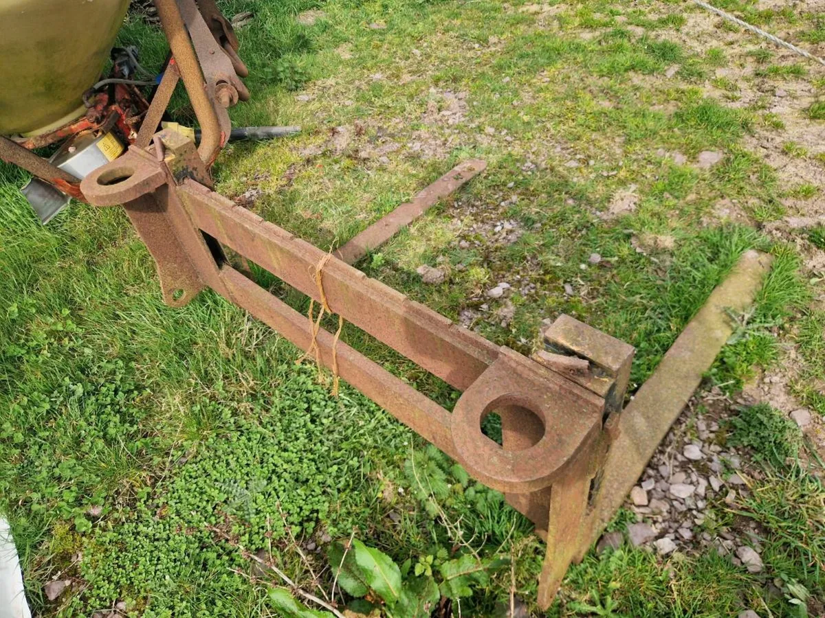 Yard sale/clearance - Image 4