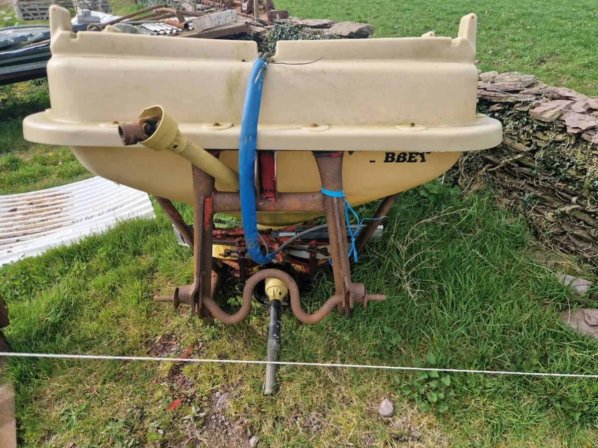 Yard sale/clearance - Image 2