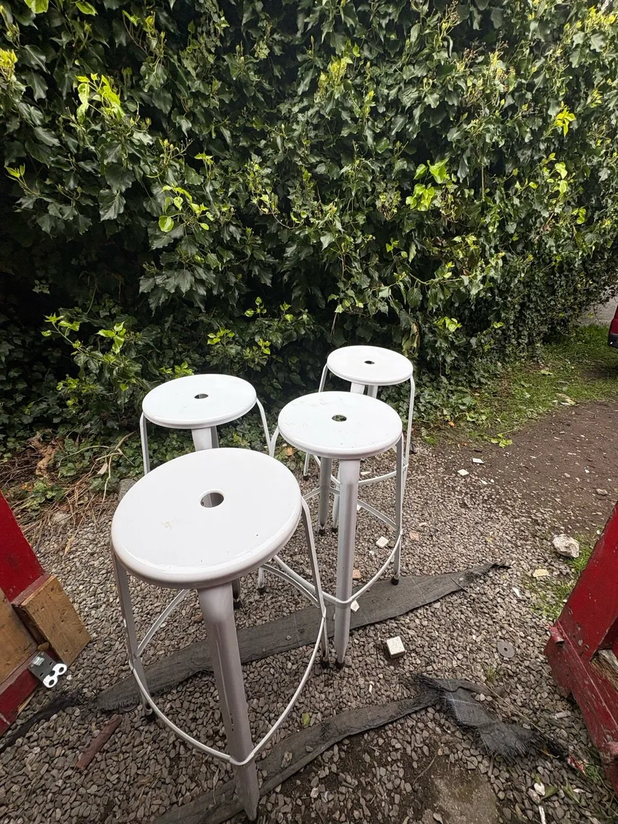 Set of 4 Bar Stools – Metal – 75cm - Image 2