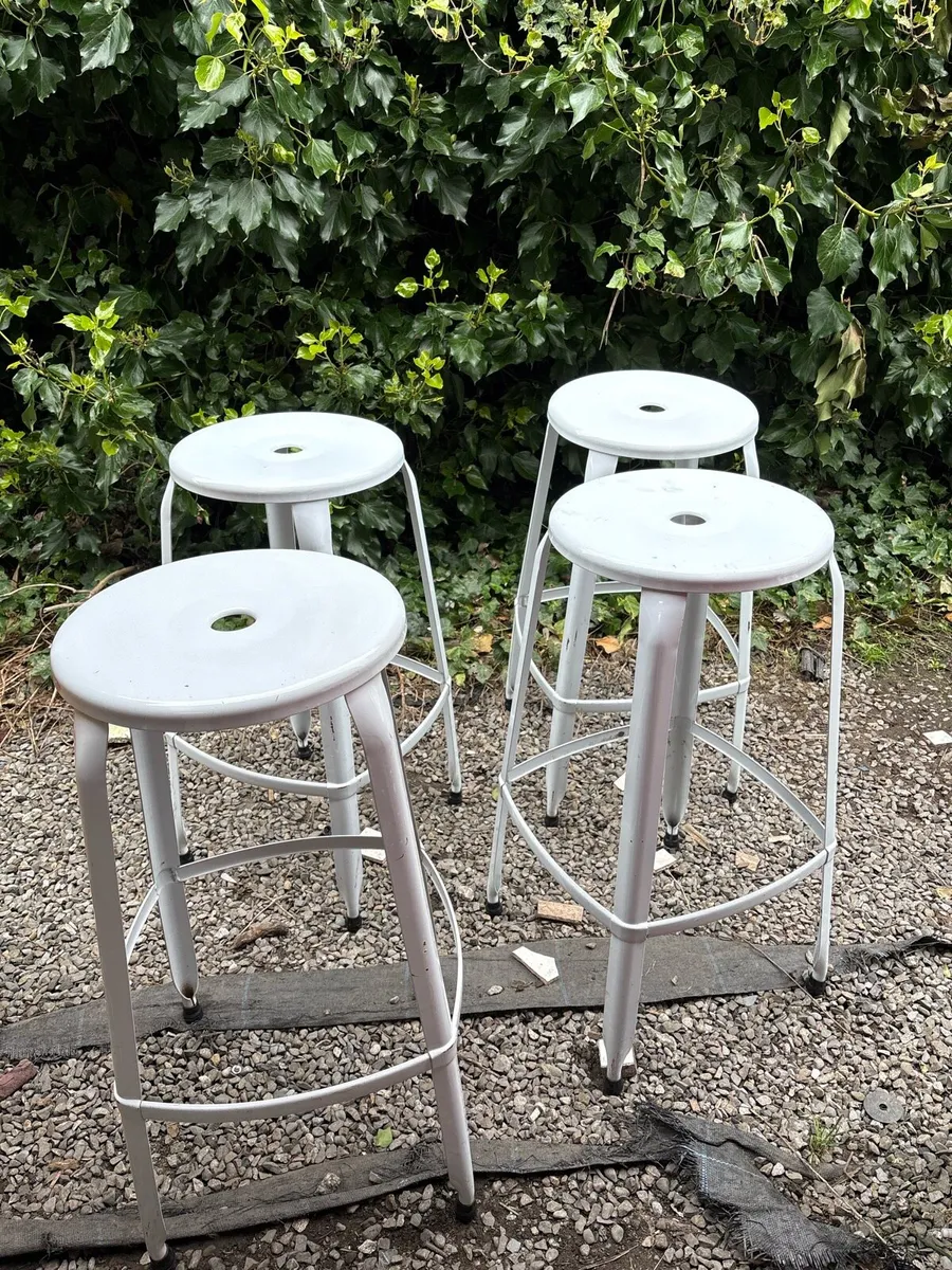 Set of 4 Bar Stools – Metal – 75cm - Image 4