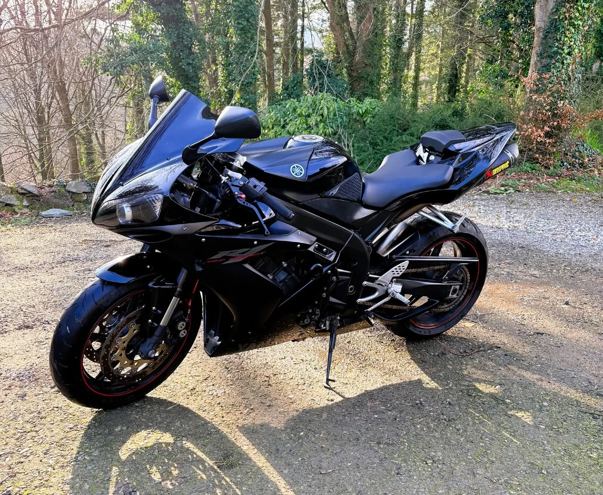 Yamaha YZF R1 2006 - Image 1