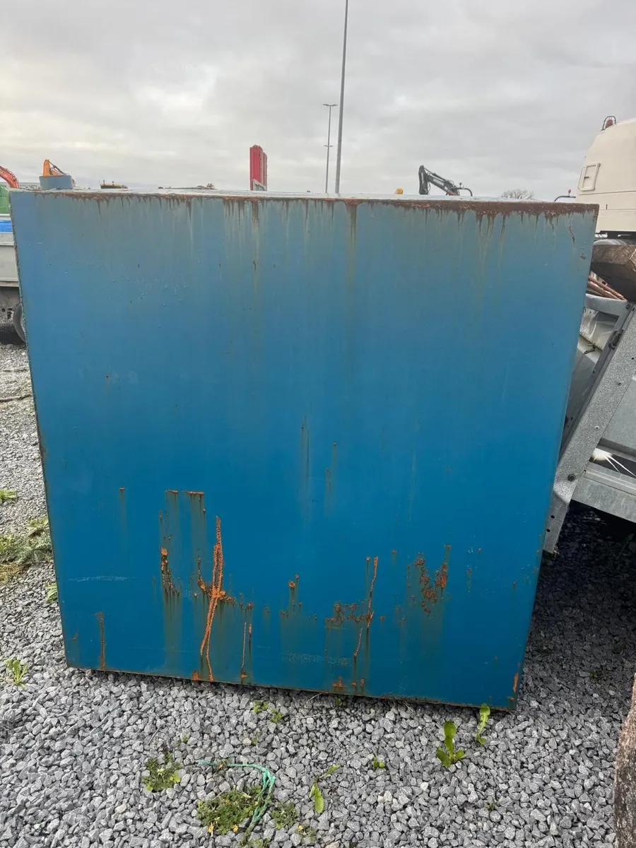 Steel Oil or Fuel Storage Tanks, 1500 Ltr each, ha - Image 4