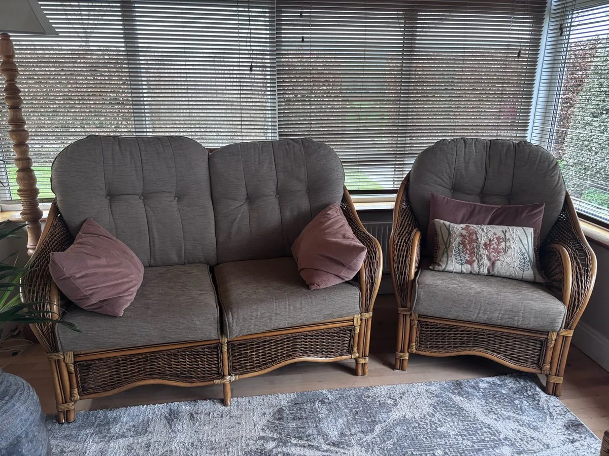 Wicker furniture - Image 1